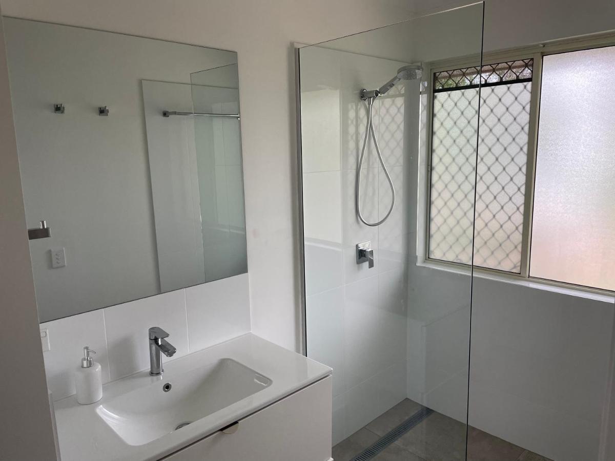 2 Bedroom Ground Level Villa In Tropical 4* Resort Noosaville Eksteriør billede